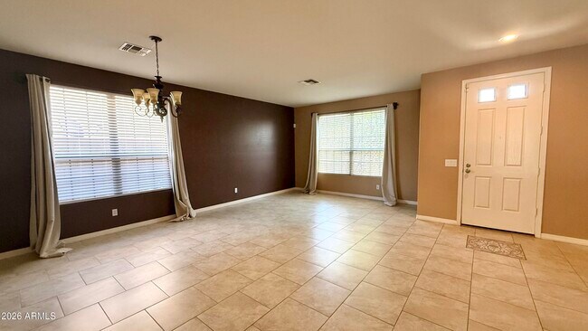 Building Photo - 2714 E Birchwood Pl
