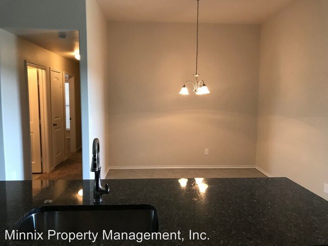 Building Photo - 3 br, 2 bath House - 900 E. 90th