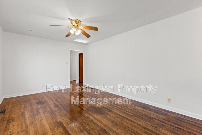 Building Photo - 2057 Heather Way