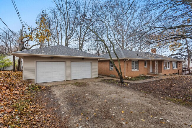 Foto del edificio - 1320 Alms Dr