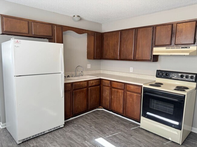 Foto del edificio - Brick 3 bedroom ranch, large living room, ...