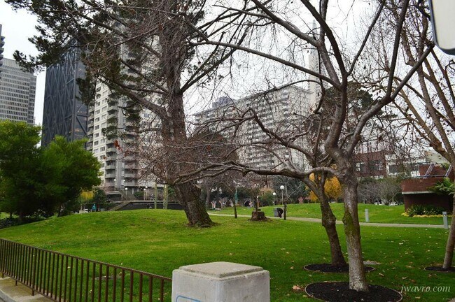 Foto del edificio - 640 Davis St