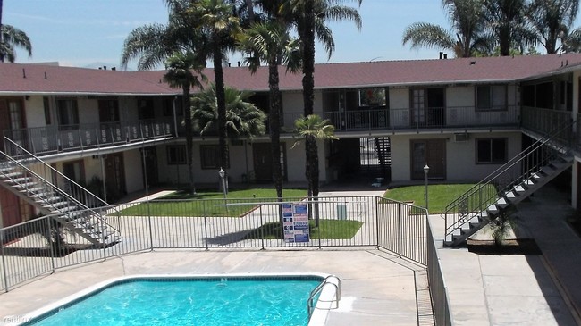 Building Photo - 5107 Rosemead Blvd