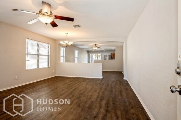 Foto del edificio - NOW AVAILABLE! - 2422 W Mobile Ln, Phoenix...