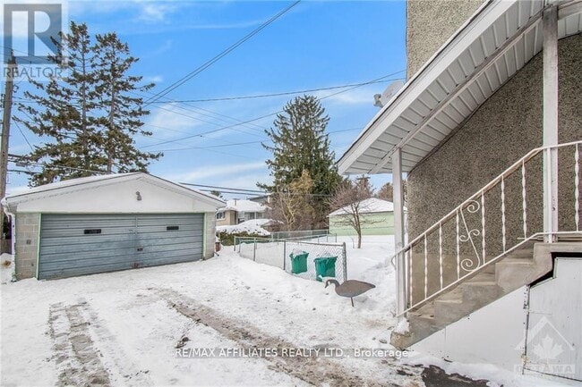Building Photo - 2486-2486 Kaladar Ave