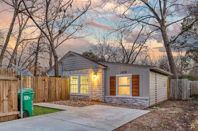 Foto principal - 1819 Scripture St