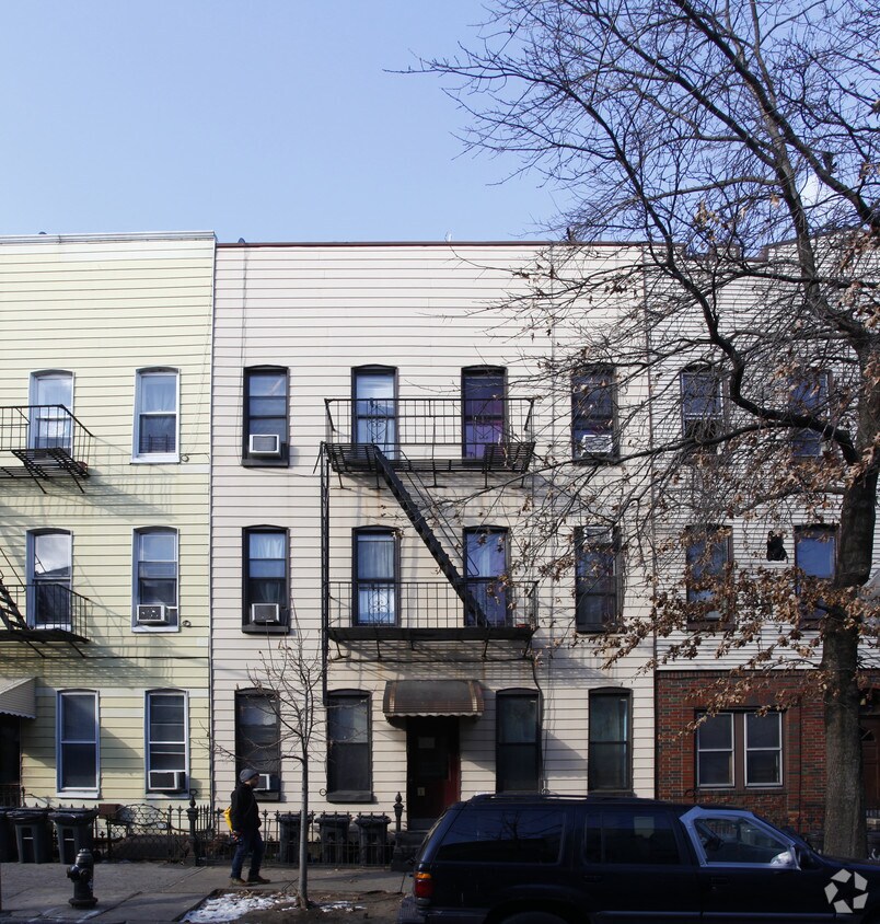 Building Photo - 239 Suydam St