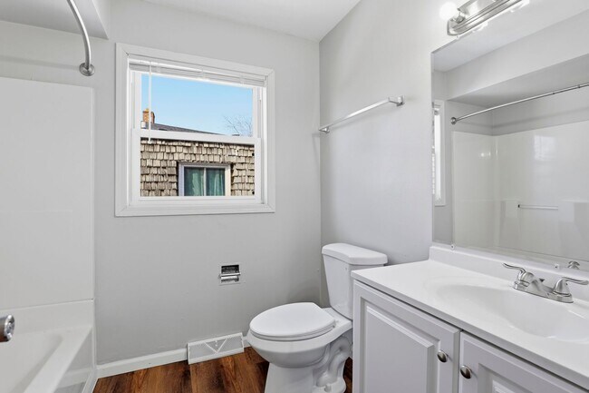 Foto del edificio - 836/840 Greenwood Court