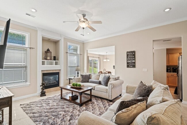 Building Photo - One Level Living - Single Family Home in Bay Hills Subdivision 3BD/2BA