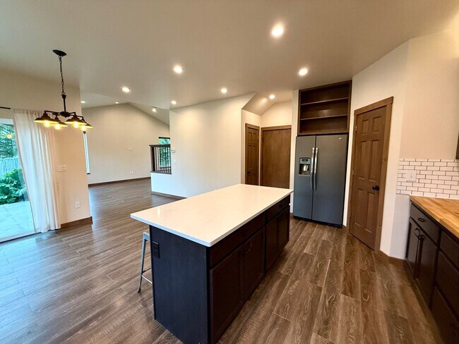Foto del edificio - LIKE NEW K-BEACH HOME!