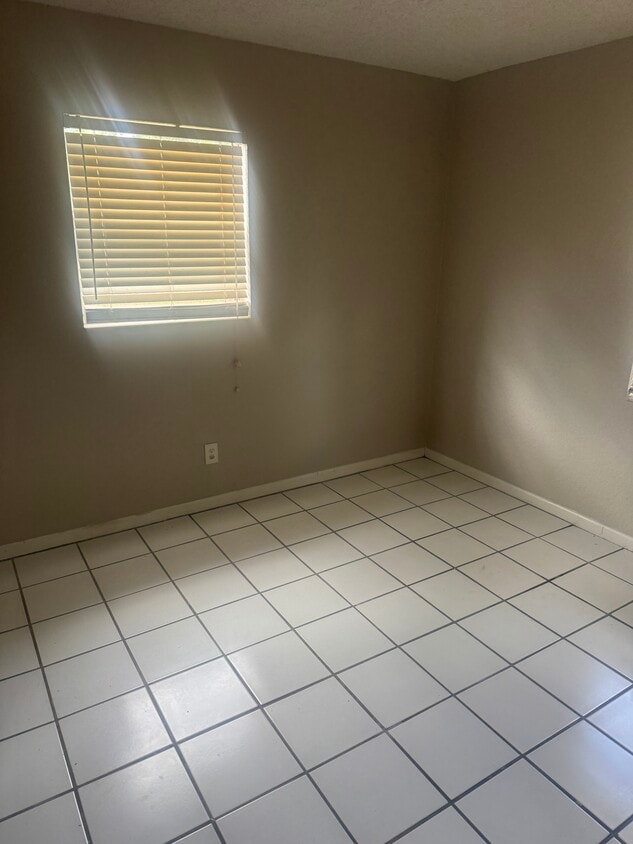 Building Photo - 4861 Badger Ave
