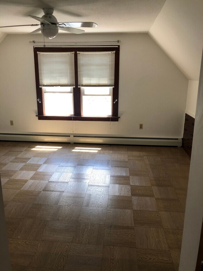 dormitorio grande - 95 N Whittlesey Ave