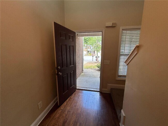 Foto del edificio - 3233 Glenloch Pl