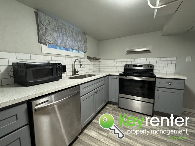 Building Photo - 3737 S Asotin St