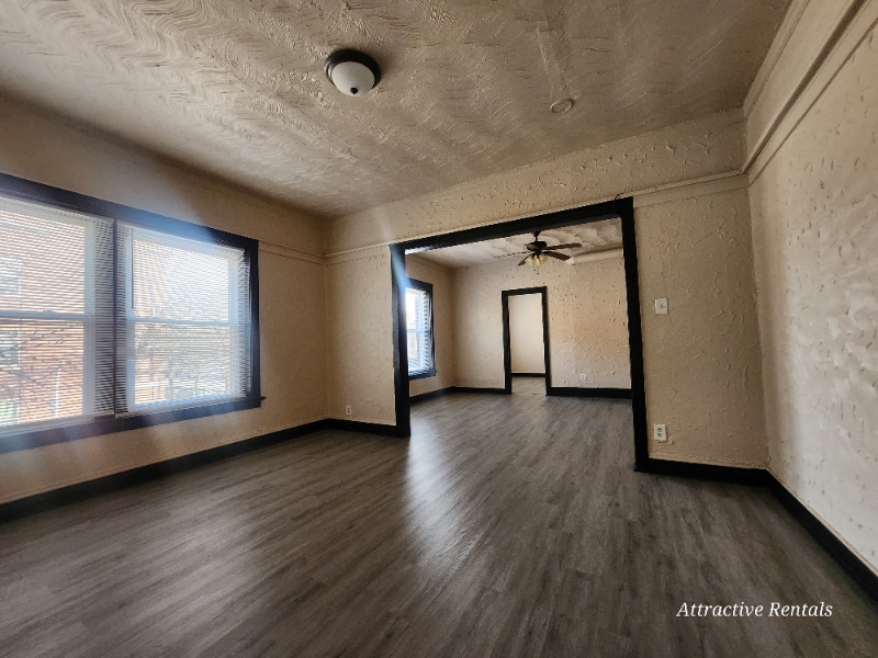 Foto principal - 5400 W Madison St