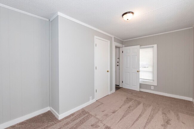 Foto del edificio - Come see this newly remodeled home!
