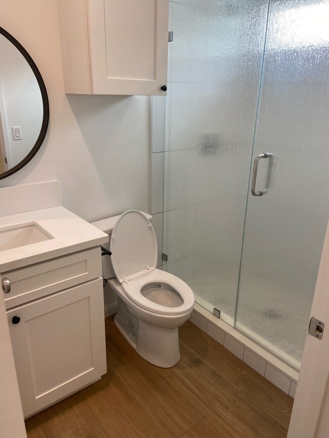 Bath 1&2 - 3118 W 48th St