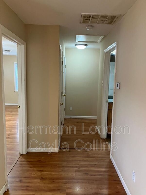 Foto del edificio - 9463 Margo Ann Ln