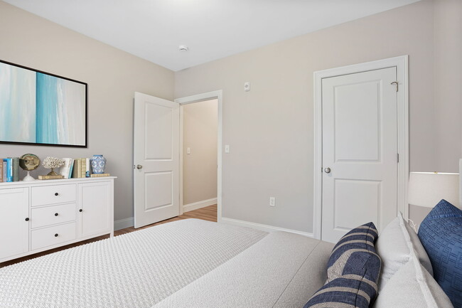 2 HAB, 2 BA - DORMITORIO - Bridge Street Commons