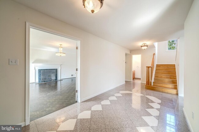 Foto del edificio - 1211 Potomac School Rd