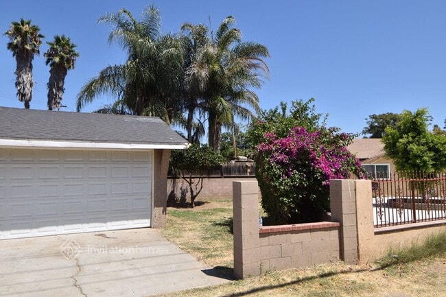 Building Photo - 10391 Cypress Ave