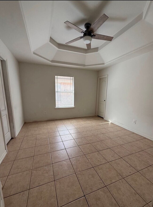 Building Photo - 1208 S Diplomat Dr