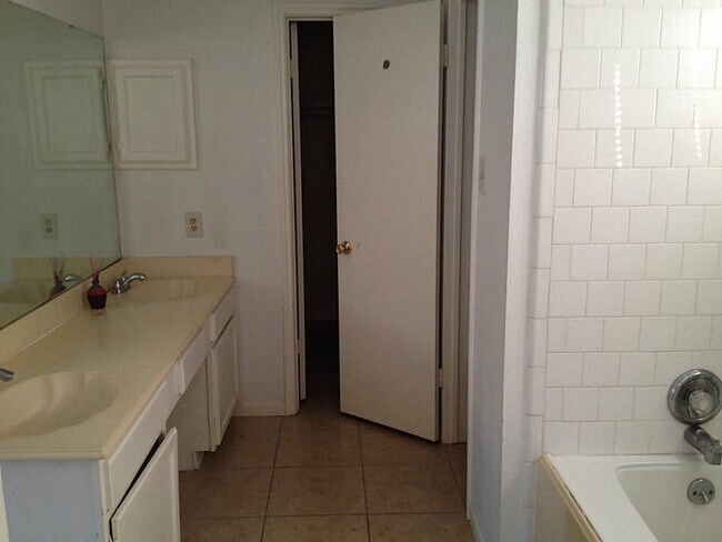 Foto del edificio - 6618 Grand Haven Dr