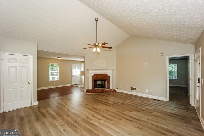 Building Photo - 250 Pebble Creek Dr