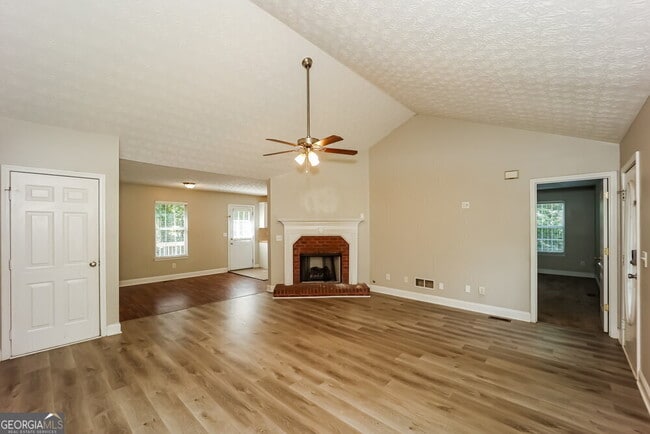 Foto del edificio - 250 Pebble Creek Dr