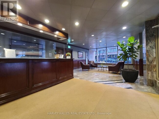 Photo du bâtiment - 1055 Bay St.