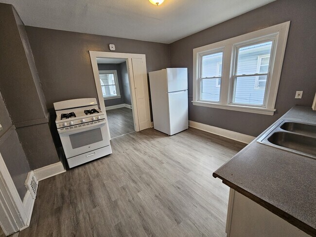 Building Photo - 11314 Nelson Ave