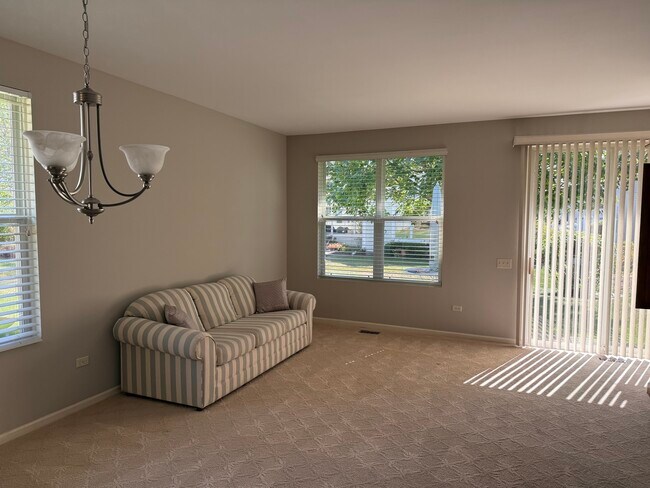 Foto del edificio - 12787 W Kishwaukee Ln