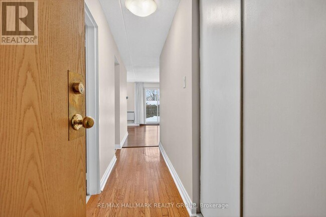 Photo du bâtiment - 206 Woodward St