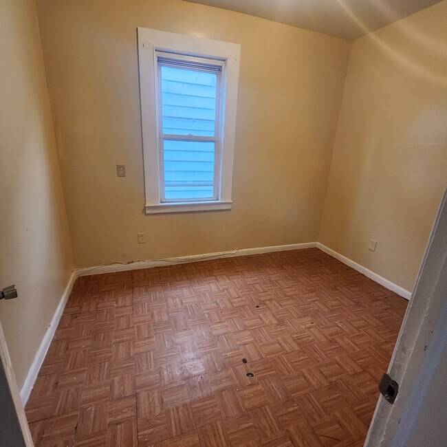 Building Photo - 13 Brinkerhoff Pl