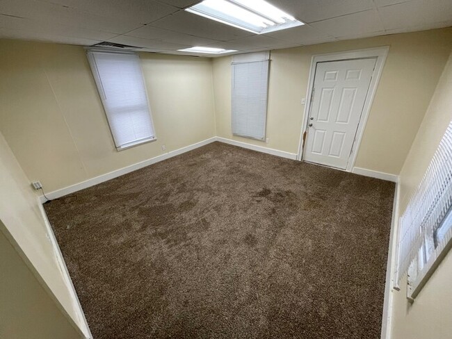 Building Photo - 2BD/1BA Single Family Home