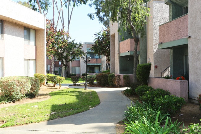 Patio - San Gabriel Villa