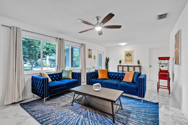 Foto del edificio - 2065 SW 28th Terrace