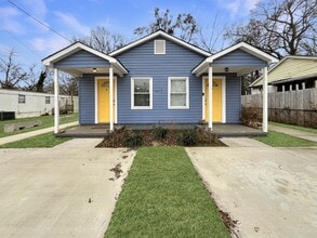 Building Photo - 415 Highlawn Ave