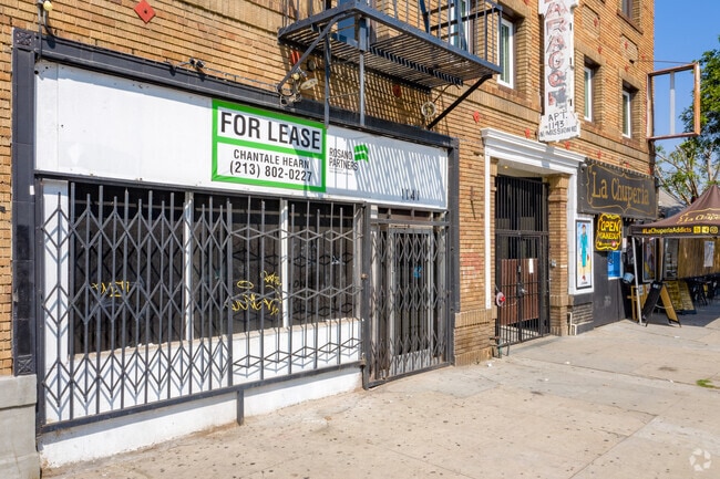 Entrance - 1143-1149 N Mission Rd