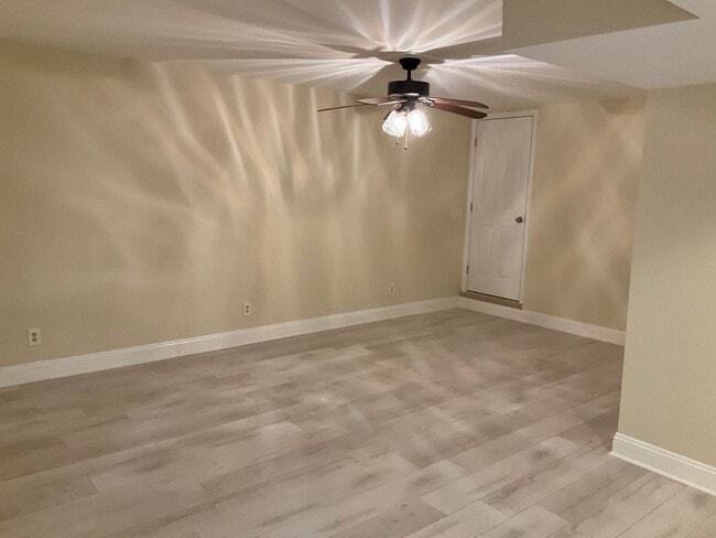 Building Photo - 1 Bedroom, 1 Bath Apartment in Single-Fami...