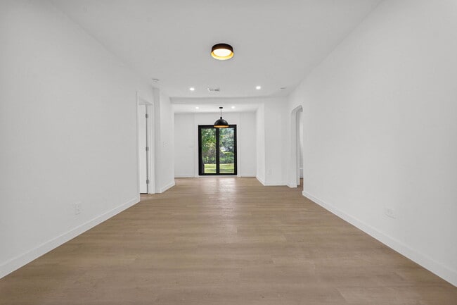 Building Photo - 81 NW 45th St