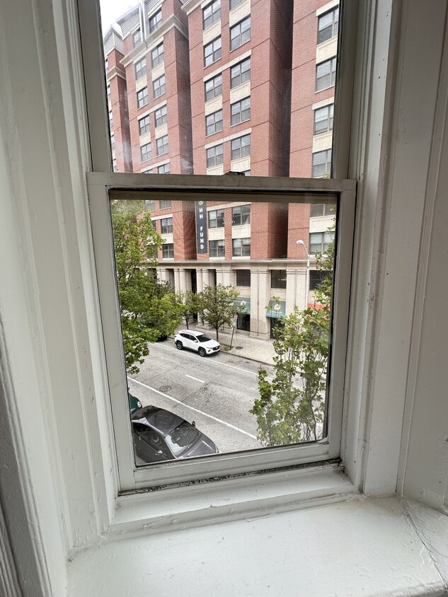 Building Photo - 1 W Biddle St