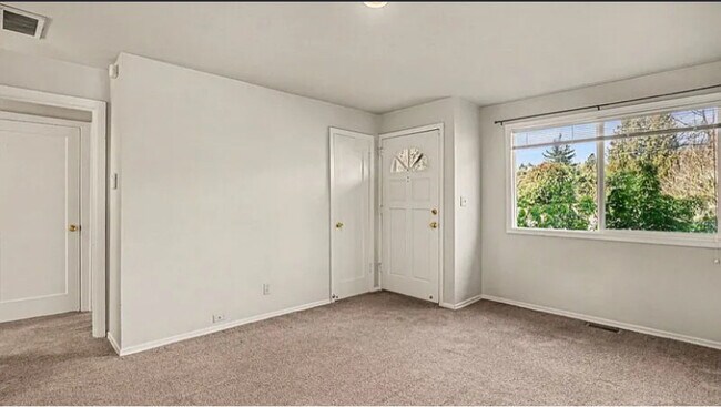 Foto del edificio - 316 32nd Ave E