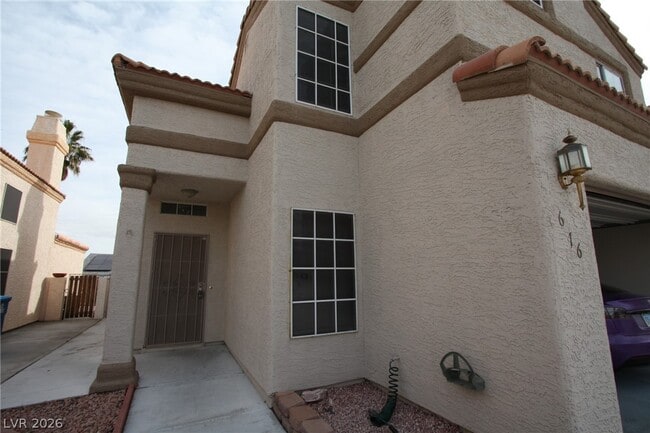 Building Photo - 616 Maxley Ct