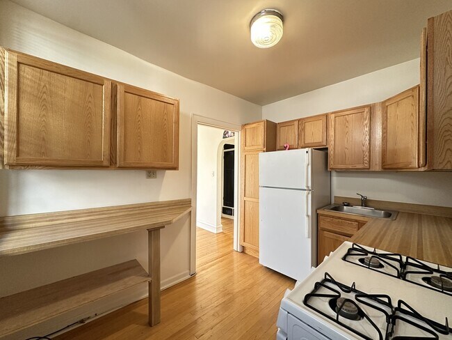 Building Photo - 4301 N Francisco Ave