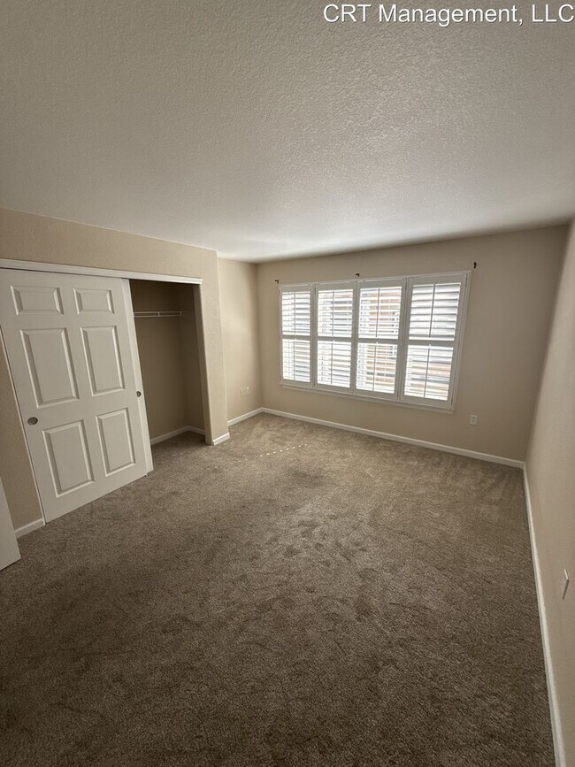 Building Photo - Spacious 2-Bed, 2-Bath Condo Available Nea...