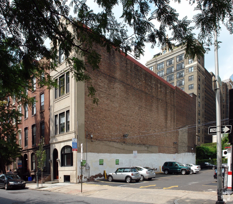 Primary Photo - 1519 Pine St