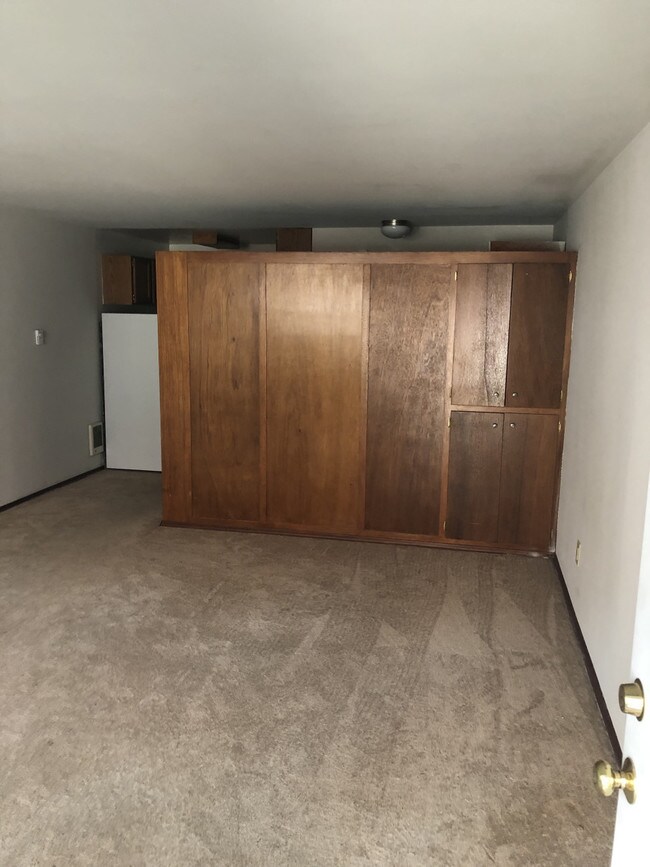 Building Photo - Castle Apartments