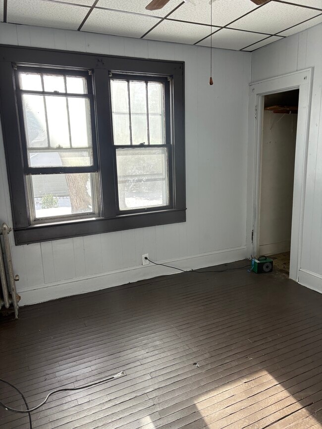 Building Photo - 451 Oak St