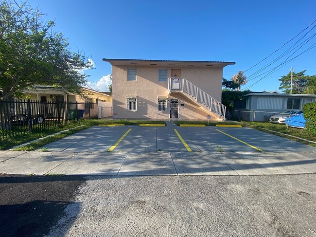 Building Photo - 4782 NW Flagler Ter
